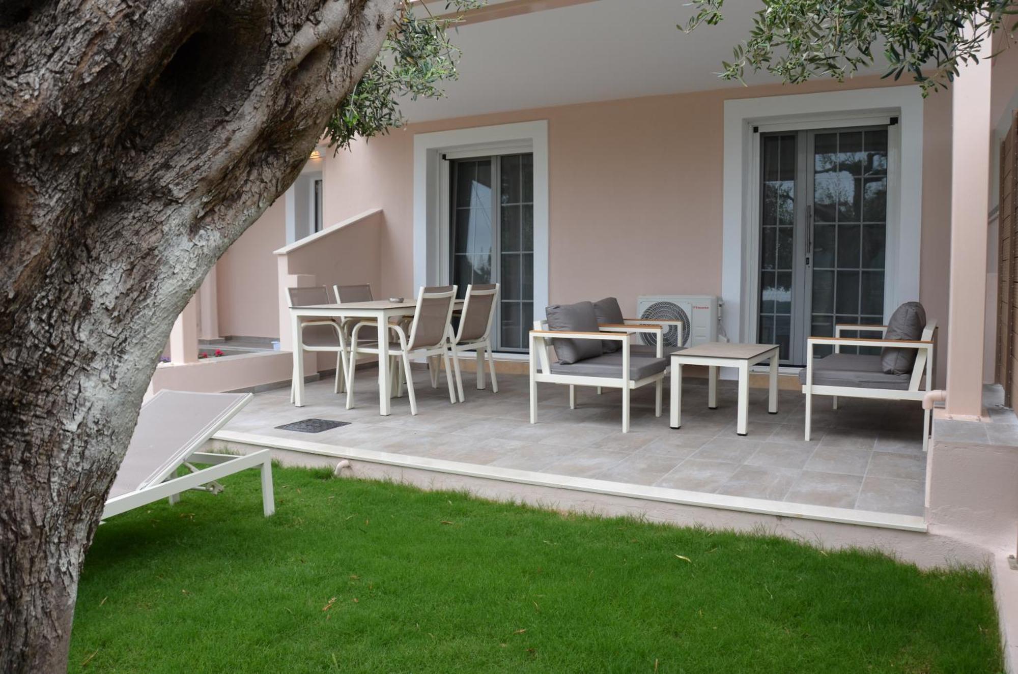 Odysseus Hotel